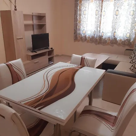 شقة Central فارنا
