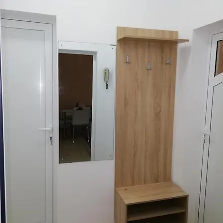 شقة Central فارنا