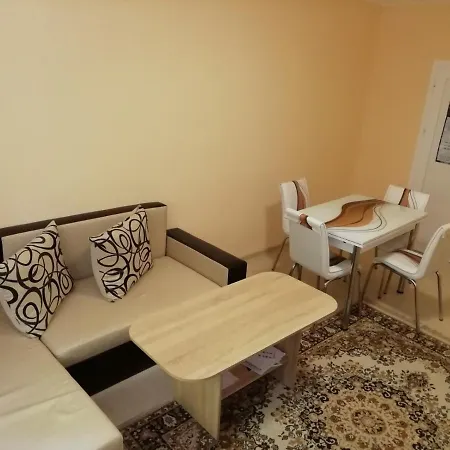 شقة Central فارنا
